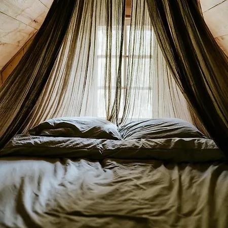 Les De Roquehort Luxury tent Salies-de-Bearn