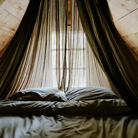 Les De Roquehort Luxury tent