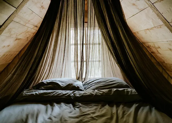 Les De Roquehort Luxussátor